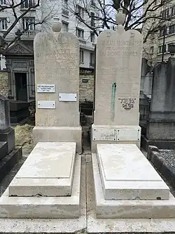 Deux caveaux de la société du Mont Horeb.