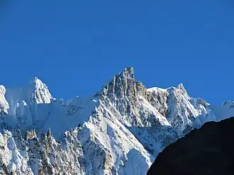 Le mont Mallet depuis le Montenvers au nord-ouest.