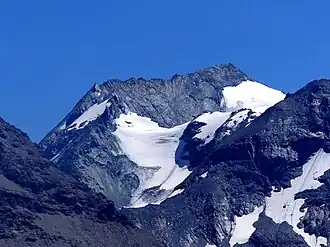Le mont Turia (à gauche) mène au mont Pourri via son arête Nord (vu depuis les Arcs).