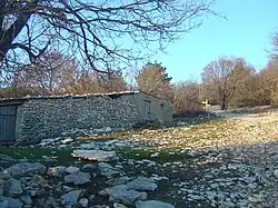 Le jas du Roussas (1&nbsp;207&nbsp;m).