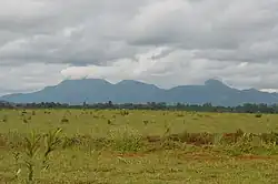 Montagne de cratère à Koutaba