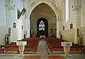 La nef vue du portail.