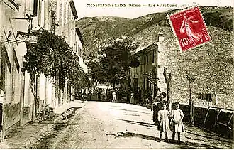 Maisons à treille au début du XXe&nbsp;siècle.