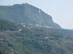 Le mont Saint Élie, anciennement Aulinas (575&nbsp;m).