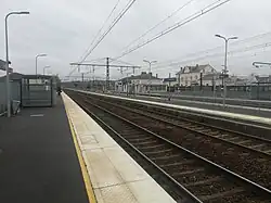 Z 5600 en livrée Transilien au quai 5 et vue d'ensemble, en 2021.