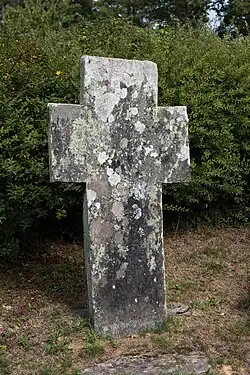 Croix palis de la Ville-Briend à Montertelot.