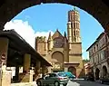 L'église Saint-Victor de Montesquieu-Volvestre possède un rare exemplaire de clocher à 16 côtés