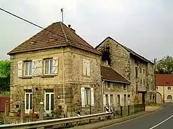 Moulin de Pontarmé, à l'entrée sud du hameau sur la RD 924a.