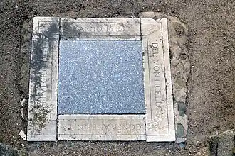 Plaque de marbre de l'arca.