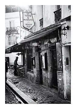 Vieille taverne dans le quartier de Montmartre.