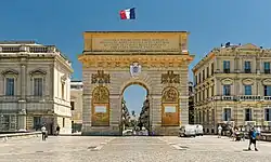Description de l'image Montpellier- Arc de Triomphe - 52282887255.jpg.
