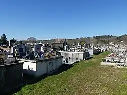 Le cimetière de Ménestérol.