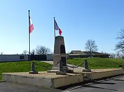 Le monument aux morts de Ménestérol-Montignac.