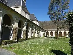 Galeries de son grand cloître.