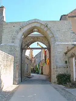 La porte d'en Bas (extérieur).