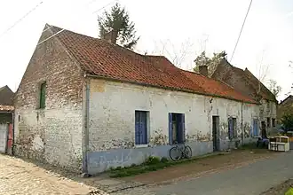 Maisons anciennes typiques.