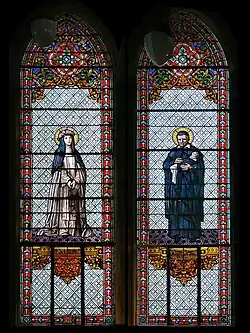 Deux vitraux latéraux