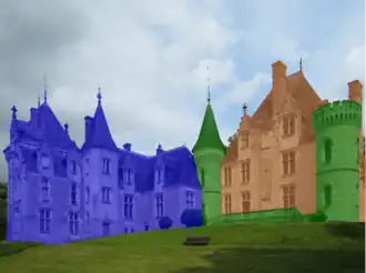 Photographie retouchée montrant par un jeu de couleurs les différents états d'un bâtiment.