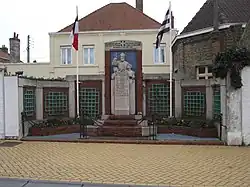 Monument en l'honneur de René Bonpain.