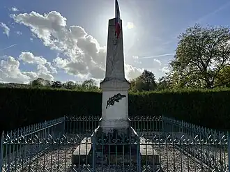 Le monument aux morts.