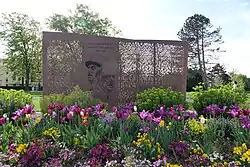 Monument en hommage au général Charles de Gaulle.