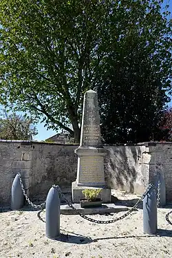 Le monument aux morts.