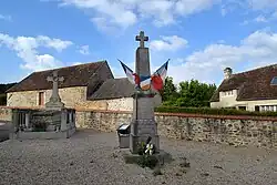 Le monument aux morts.