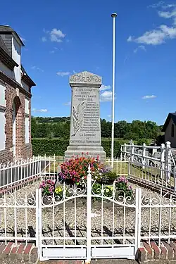 Le monument aux morts.