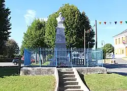Monument aux morts.