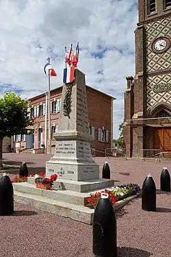 Le monument aux morts.