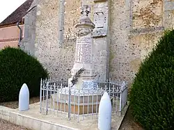 Le monument aux morts.
