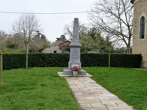 Le monument aux morts.