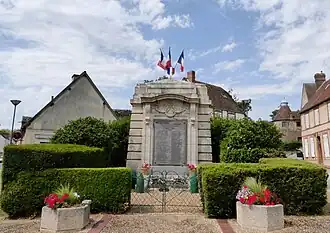 Le monument aux morts.