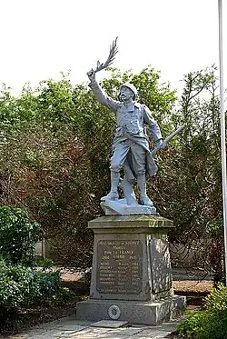 Le monument aux morts.