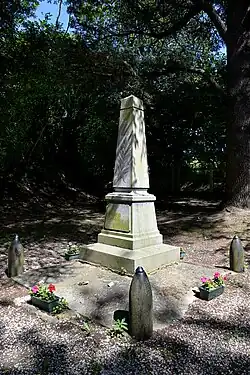 Le monument aux morts.