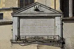 Le monument aux morts.