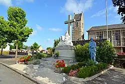 Le monument aux morts.