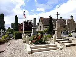 Le monument aux morts.