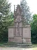 Monument aux morts des Première et Seconde Guerres mondiales.