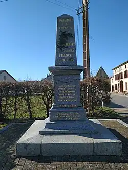 Monument aux morts des guerres 1914-1918 et 1939-1945.