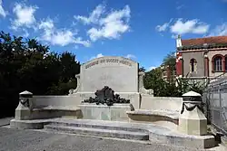 Emplacement du monument aux morts depuis octobre 2017.