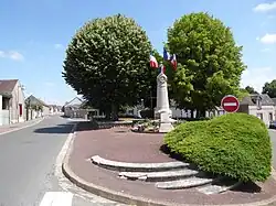 Monument aux morts, rue Pasteur.