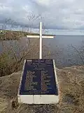 Monument en hommage aux victimes de l'accident de bus de la pointe de l'Anse le 17 novembre 1972.