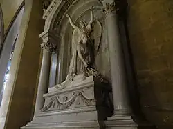 L'orant sur le mausolée d’Hortense de Beauharnais.