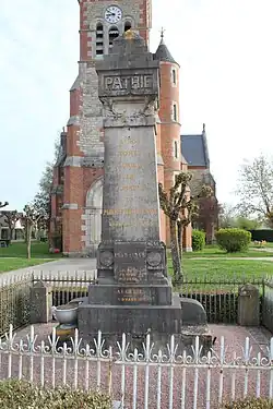 Le monument aux morts.