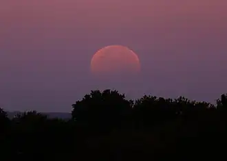 Presque fin de l'éclipse partielle, Minneapolis, Minnesota,  12:26 UTC.