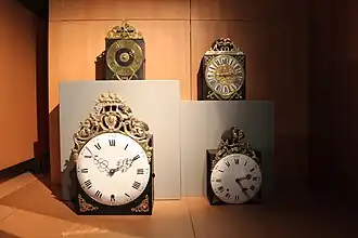 Horloges comtoises du XVIIIe&nbsp;siècle.