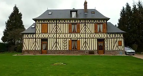 Une maison à pans de bois à Morsan.