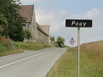 Entrée de Pouy, lieu-dit.