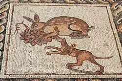 Lièvre croquant du raisin, IVe&nbsp;siècle, découverte à Lod, Israël.